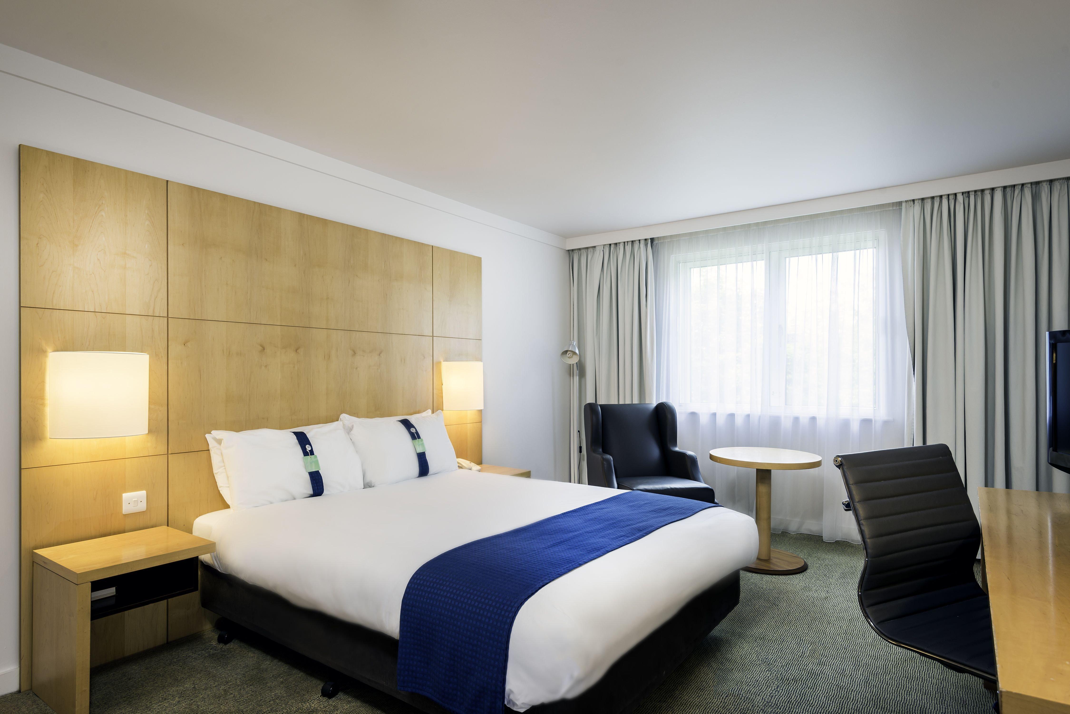 By Ihg