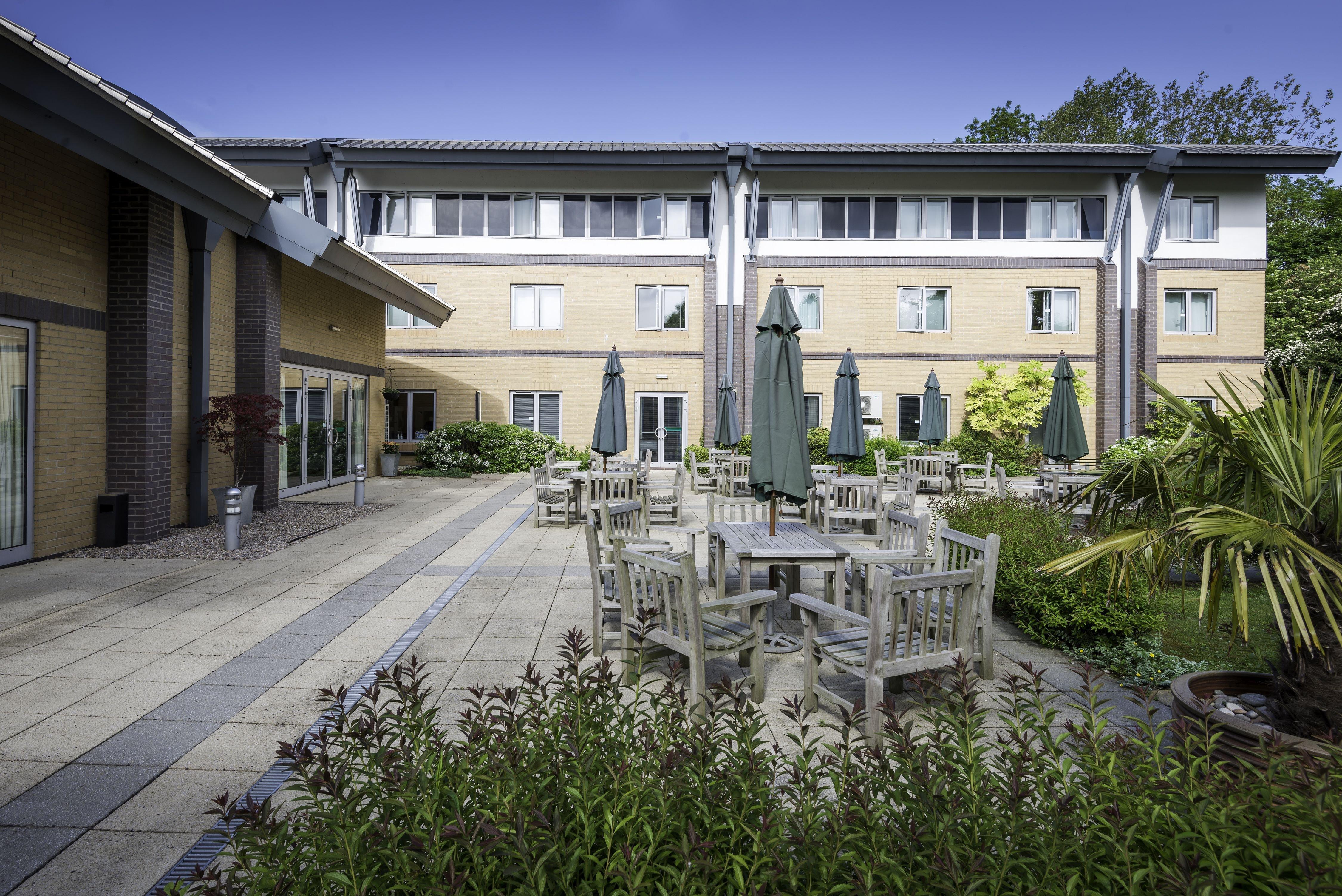 Hotel By Ihg