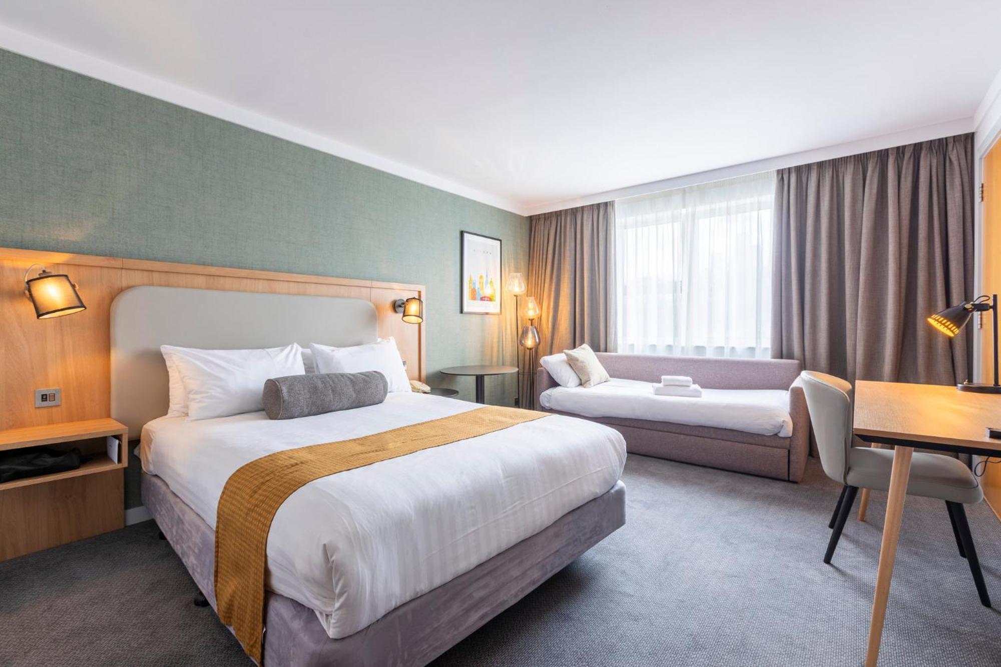 Hotel By Ihg
